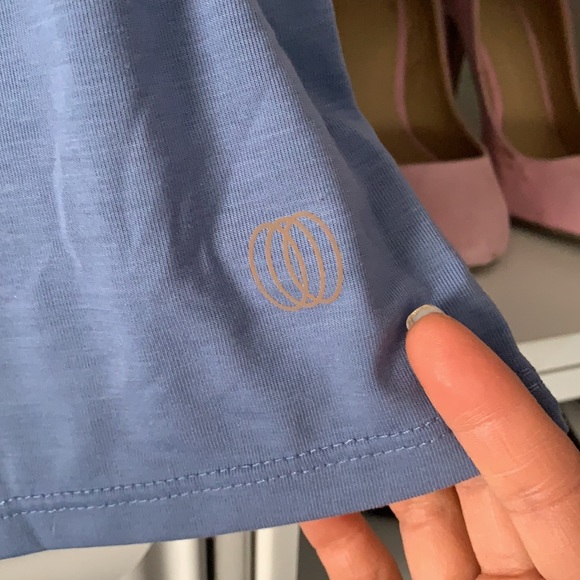 Balance Collection Crop Top - Picture 2 of 2